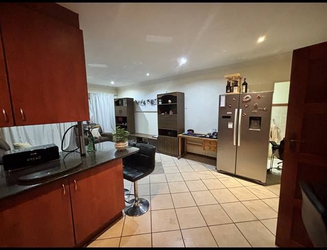 2 BEDROOM DUPLEX FOR SALE IN WILLOW GLEN